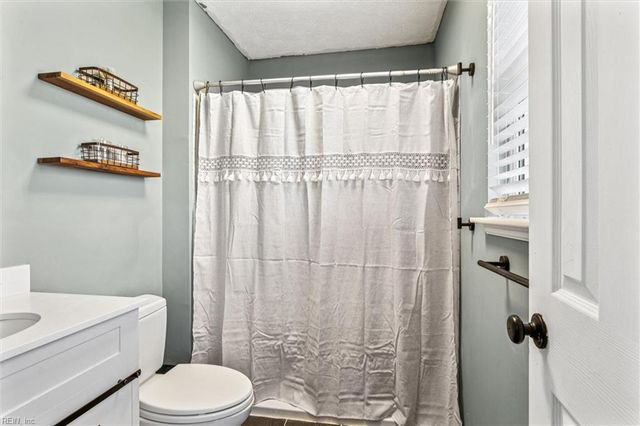 221 Loch Haven DR, Williamsburg, VA 23188