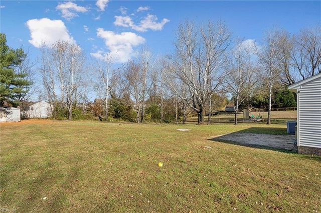 221 Loch Haven DR, Williamsburg, VA 23188