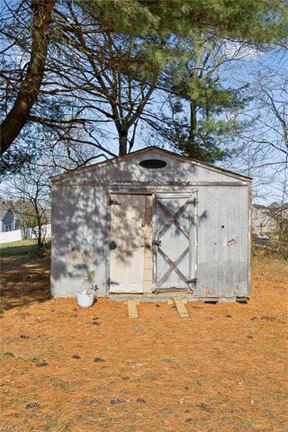 221 Loch Haven DR, Williamsburg, VA 23188