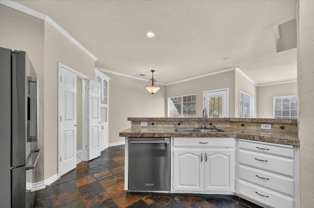 400 Breakers Point Court, Irving, TX 75063