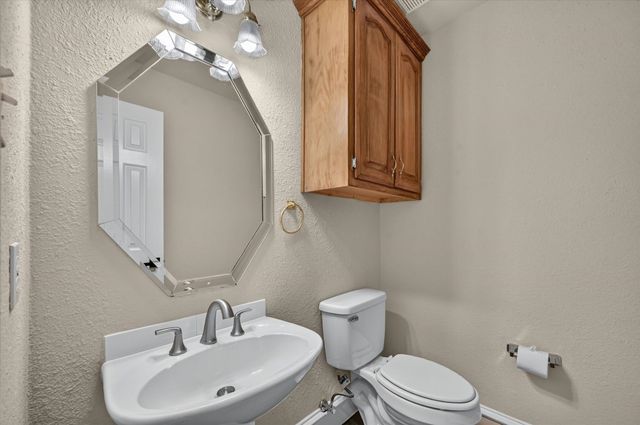 400 Breakers Point Court, Irving, TX 75063