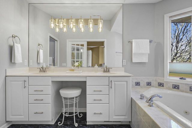 5526 Grassland Trail, Middleton, WI 53562