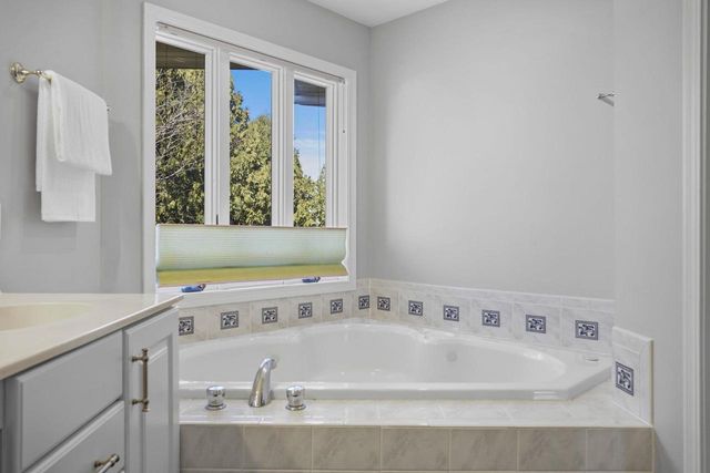 5526 Grassland Trail, Middleton, WI 53562