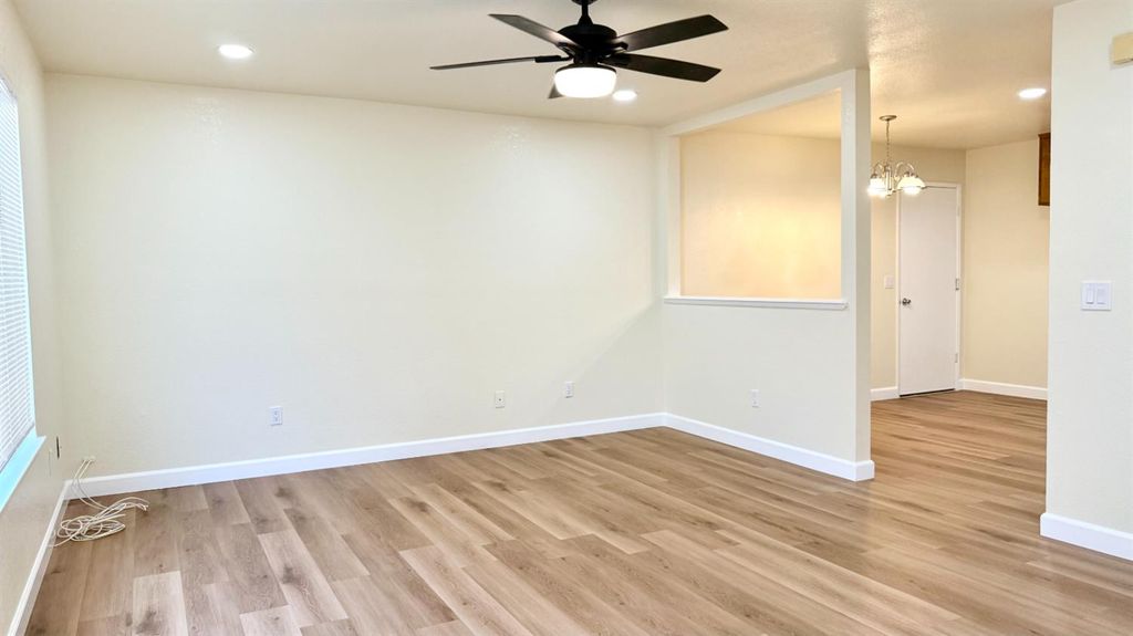 Image 2 of property listing at 2425 Knowlwood Drive, Hanford, CA 93230