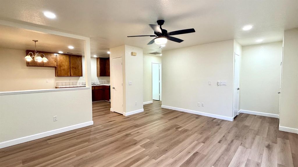 Image 3 of property listing at 2425 Knowlwood Drive, Hanford, CA 93230