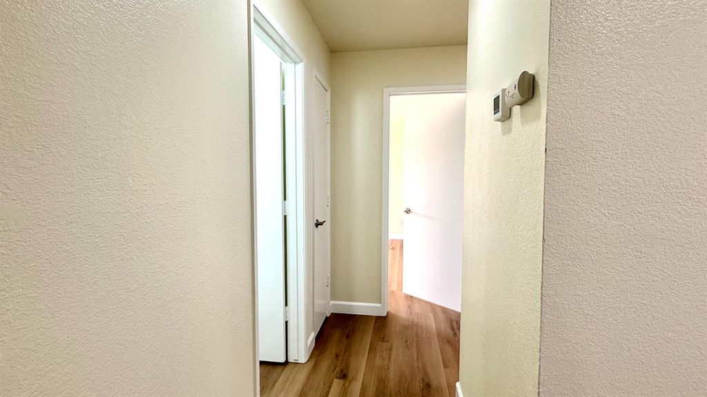 Image 8 of property listing at 2425 Knowlwood Drive, Hanford, CA 93230
