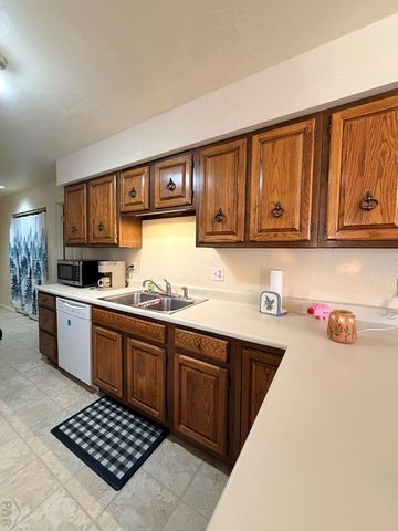 142 Douglas Lane, Pueblo, CO 81001