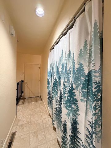 142 Douglas Lane, Pueblo, CO 81001