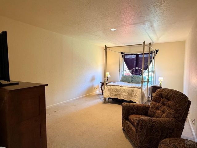 142 Douglas Lane, Pueblo, CO 81001