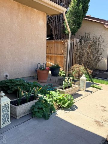 142 Douglas Lane, Pueblo, CO 81001