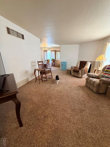 142 Douglas Lane, Pueblo, CO 81001