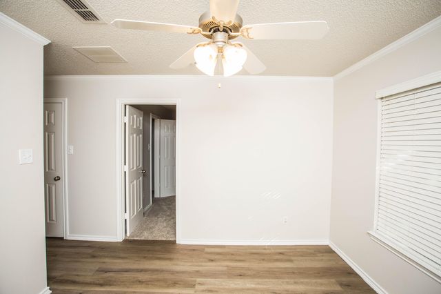 616 N 8th Street, Wolfforth, TX 79382