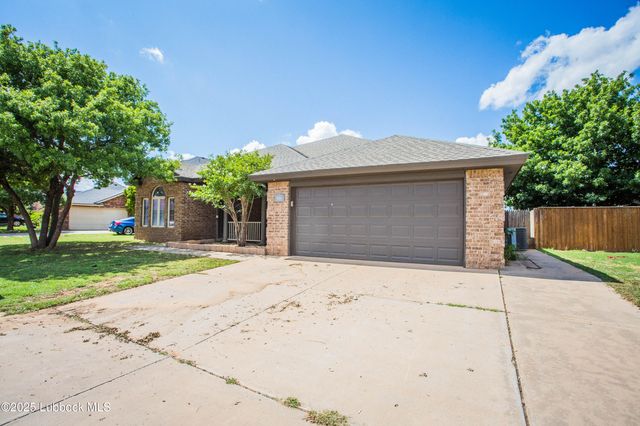 616 N 8th Street, Wolfforth, TX 79382