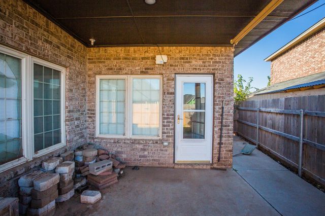 616 N 8th Street, Wolfforth, TX 79382