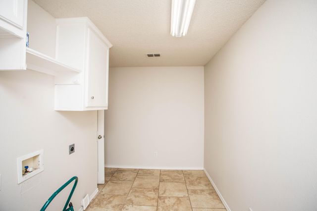 616 N 8th Street, Wolfforth, TX 79382