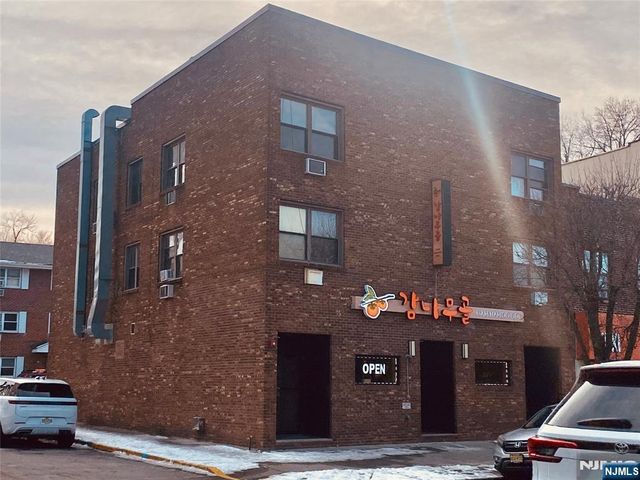 330 Broad Avenue, Palisades Park, NJ 07650