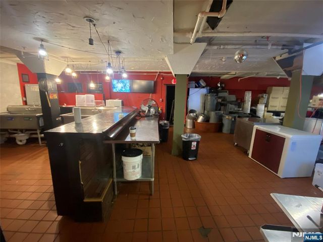 330 Broad Avenue, Palisades Park, NJ 07650