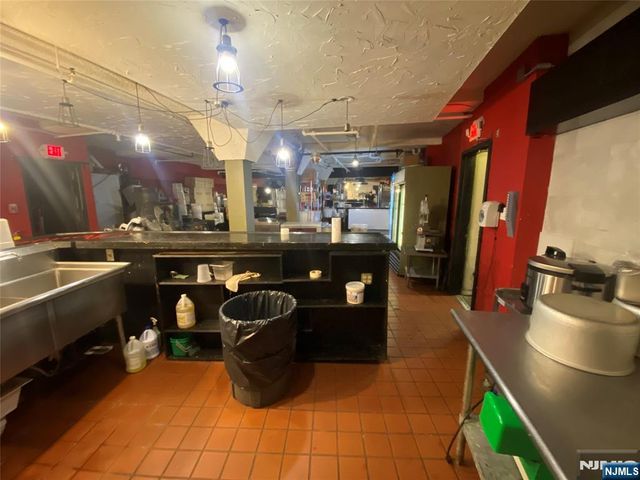 330 Broad Avenue, Palisades Park, NJ 07650