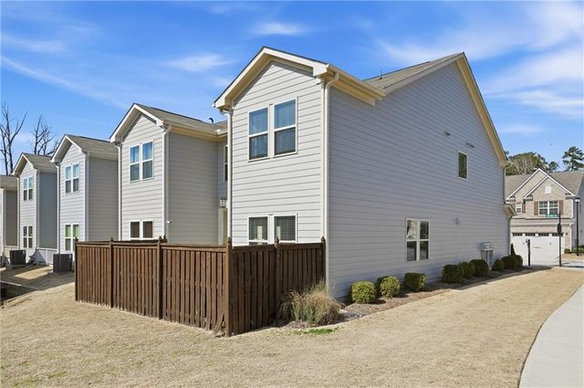 504 Elm Bluff Way, Lawrenceville, GA 30043