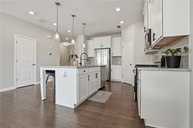 504 Elm Bluff Way, Lawrenceville, GA 30043