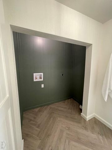 402 Barnes Ave, La Junta, CO 81050