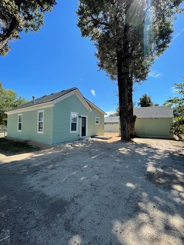 402 Barnes Ave, La Junta, CO 81050