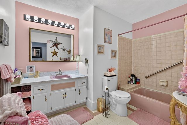 117 Church Street UNIT 4, North Attleboro, MA 02760
