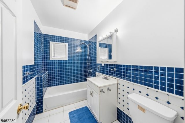 17 Porter Ave, Newark City, NJ 07112