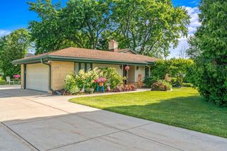 17225 Penbrook DRIVE, Brookfield, WI 53045
