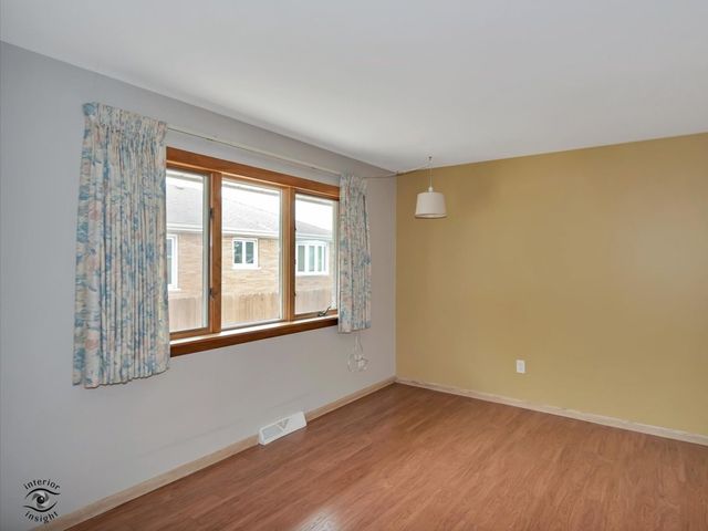 10208 S Saint Louis Avenue, Evergreen Park, IL 60805