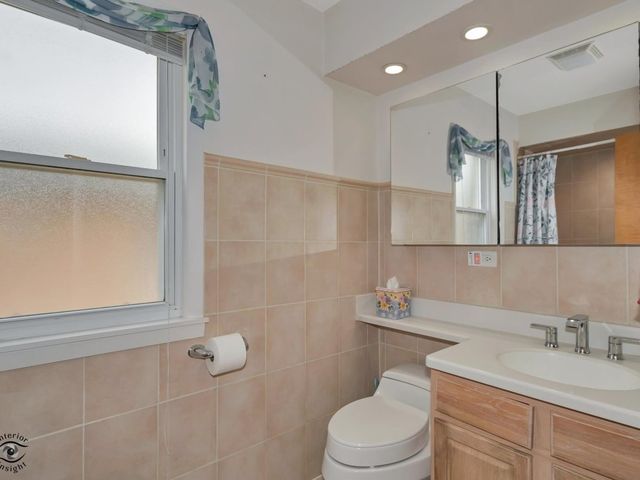 10208 S Saint Louis Avenue, Evergreen Park, IL 60805