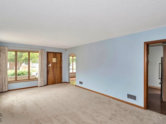 10208 S Saint Louis Avenue, Evergreen Park, IL 60805