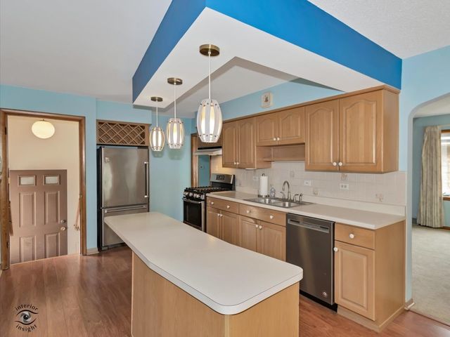 10208 S Saint Louis Avenue, Evergreen Park, IL 60805