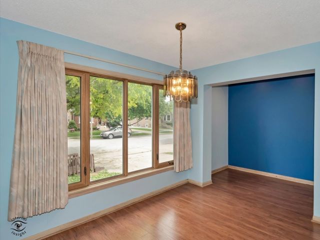 10208 S Saint Louis Avenue, Evergreen Park, IL 60805