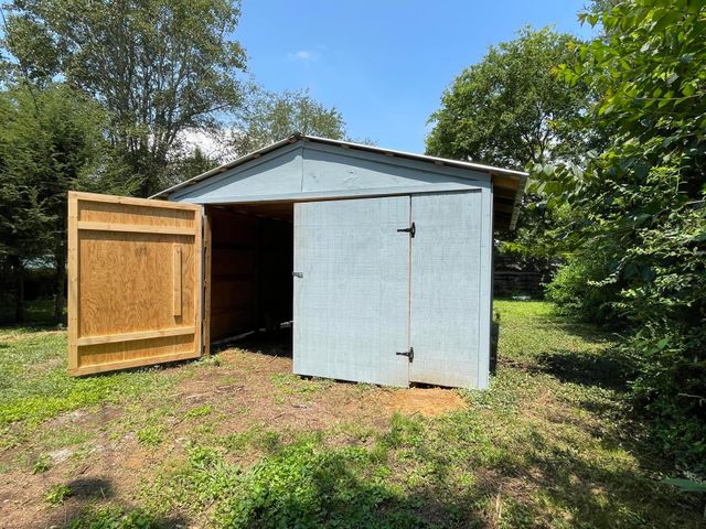 402 Long Street, Englewood, TN 37329