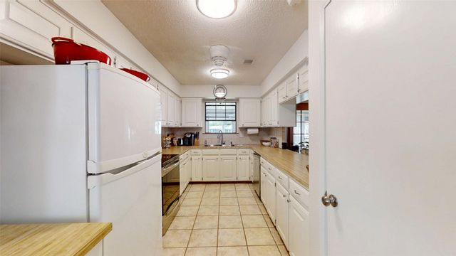 4311 N Port Ridglea Court, Granbury, TX 76049