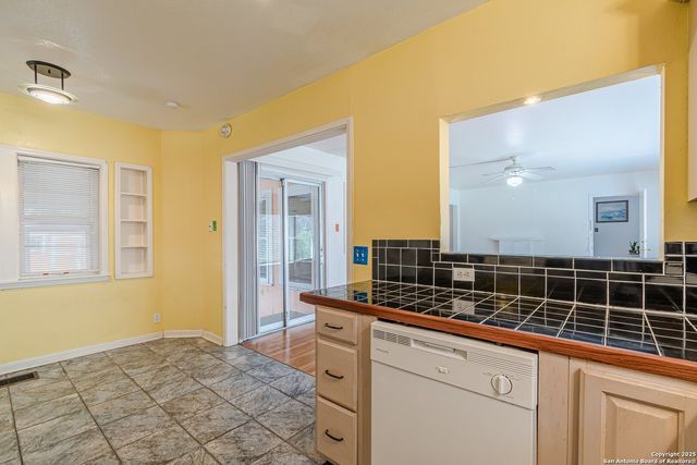 416 ALEXANDER HAMILTON DR, San Antonio, TX 78228