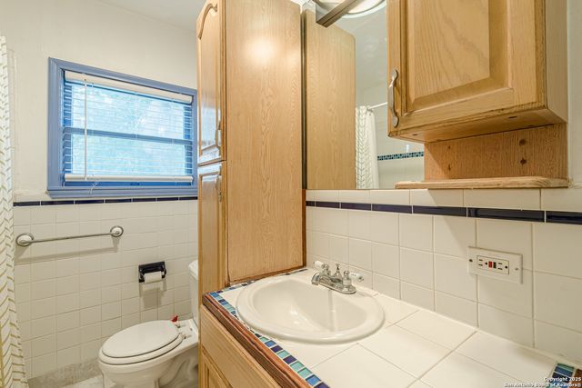 416 ALEXANDER HAMILTON DR, San Antonio, TX 78228
