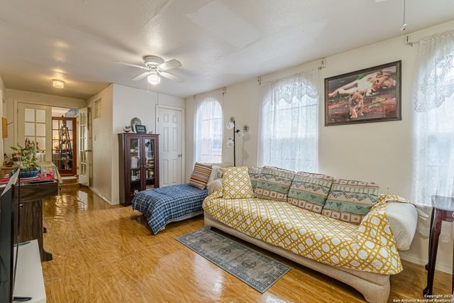 416 ALEXANDER HAMILTON DR, San Antonio, TX 78228