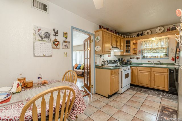 416 ALEXANDER HAMILTON DR, San Antonio, TX 78228