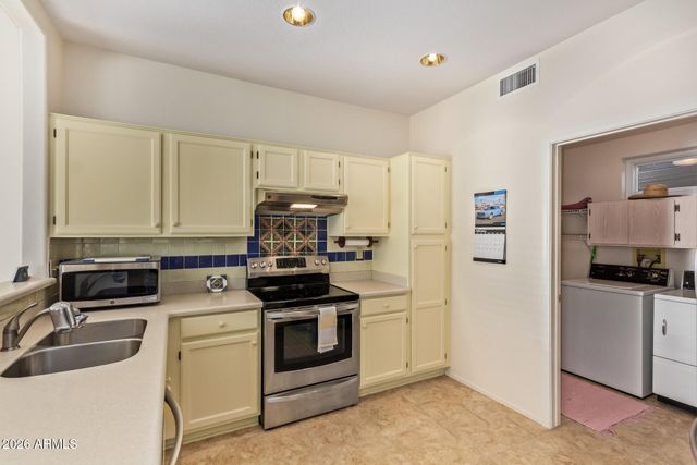 19936 N GREENVIEW Drive, Sun City West, AZ 85375