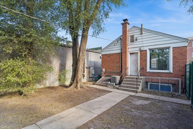 2958 Central Street, Evanston, IL 60201