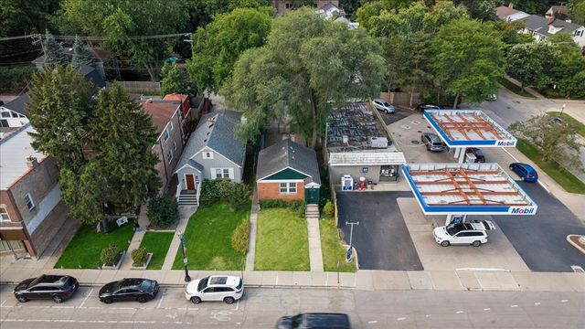 2958 Central Street, Evanston, IL 60201