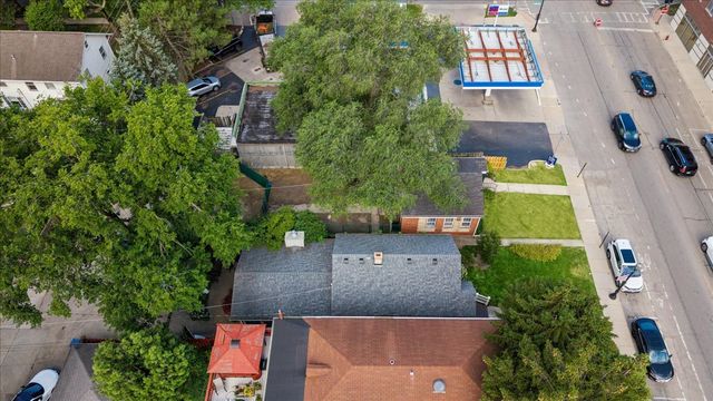 2958 Central Street, Evanston, IL 60201