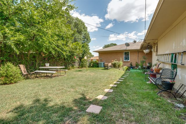 129 Aspen Street, Lancaster, TX 75134