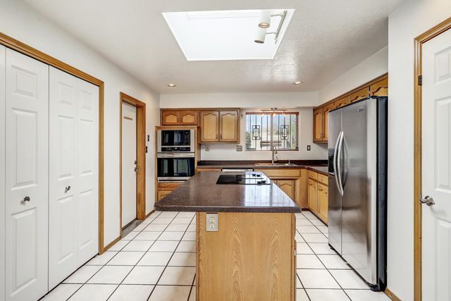 2908 El Toboso Drive NW, Albuquerque, NM 87104