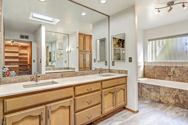 2908 El Toboso Drive NW, Albuquerque, NM 87104