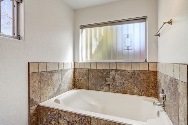 2908 El Toboso Drive NW, Albuquerque, NM 87104