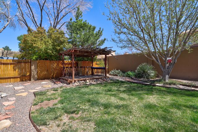 2908 El Toboso Drive NW, Albuquerque, NM 87104