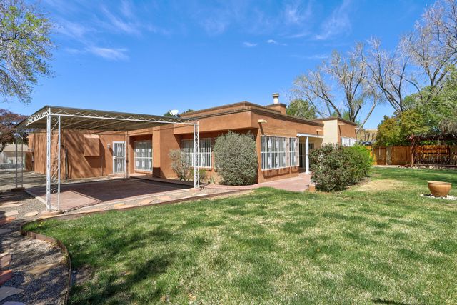 2908 El Toboso Drive NW, Albuquerque, NM 87104
